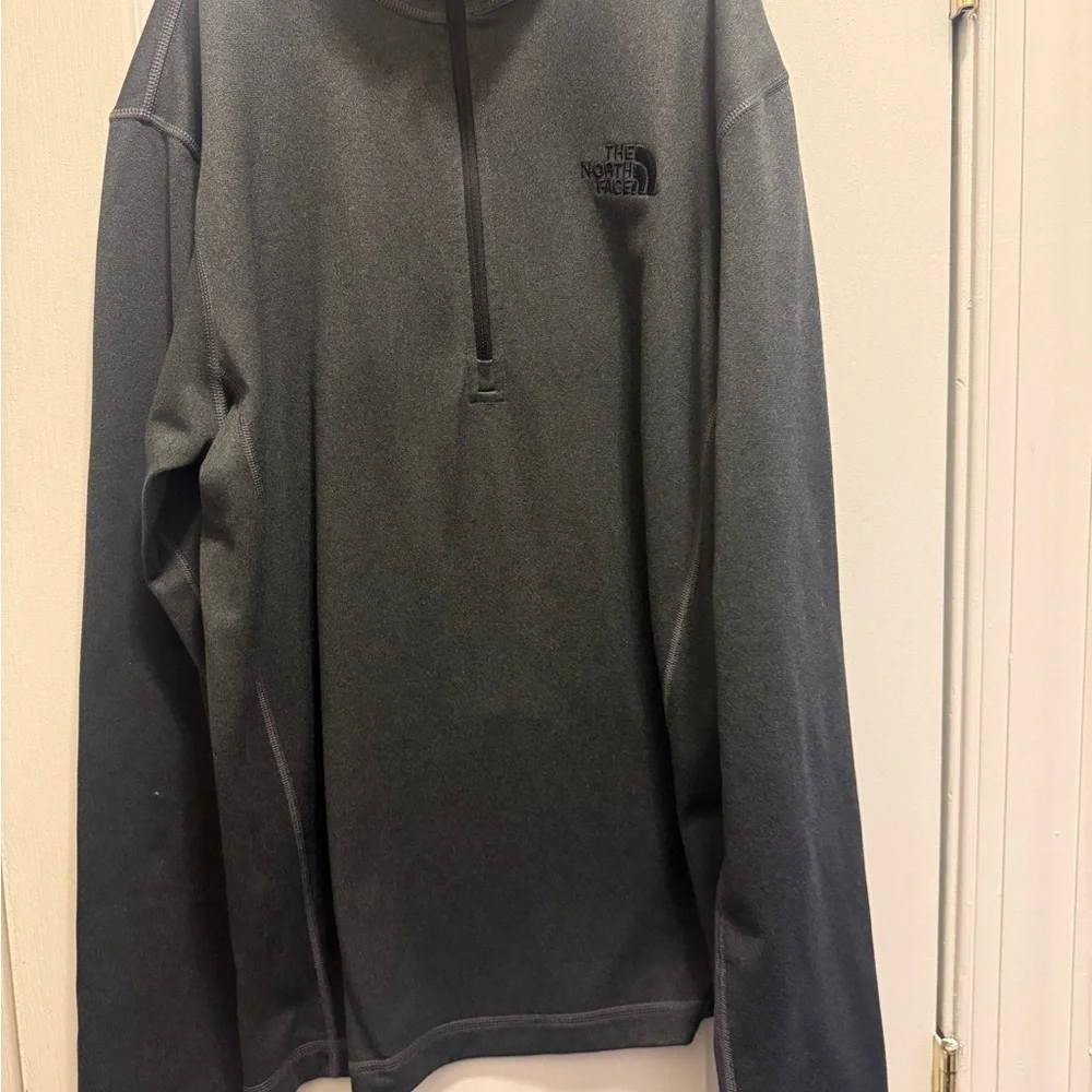 The North Face Black Quarter-Zip Pullover unisex